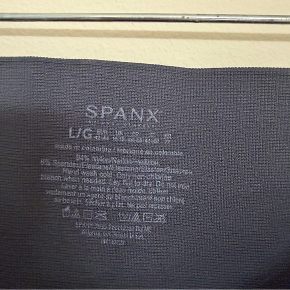 Spanx Black Camouflage Leggings - Picture 6 of 6